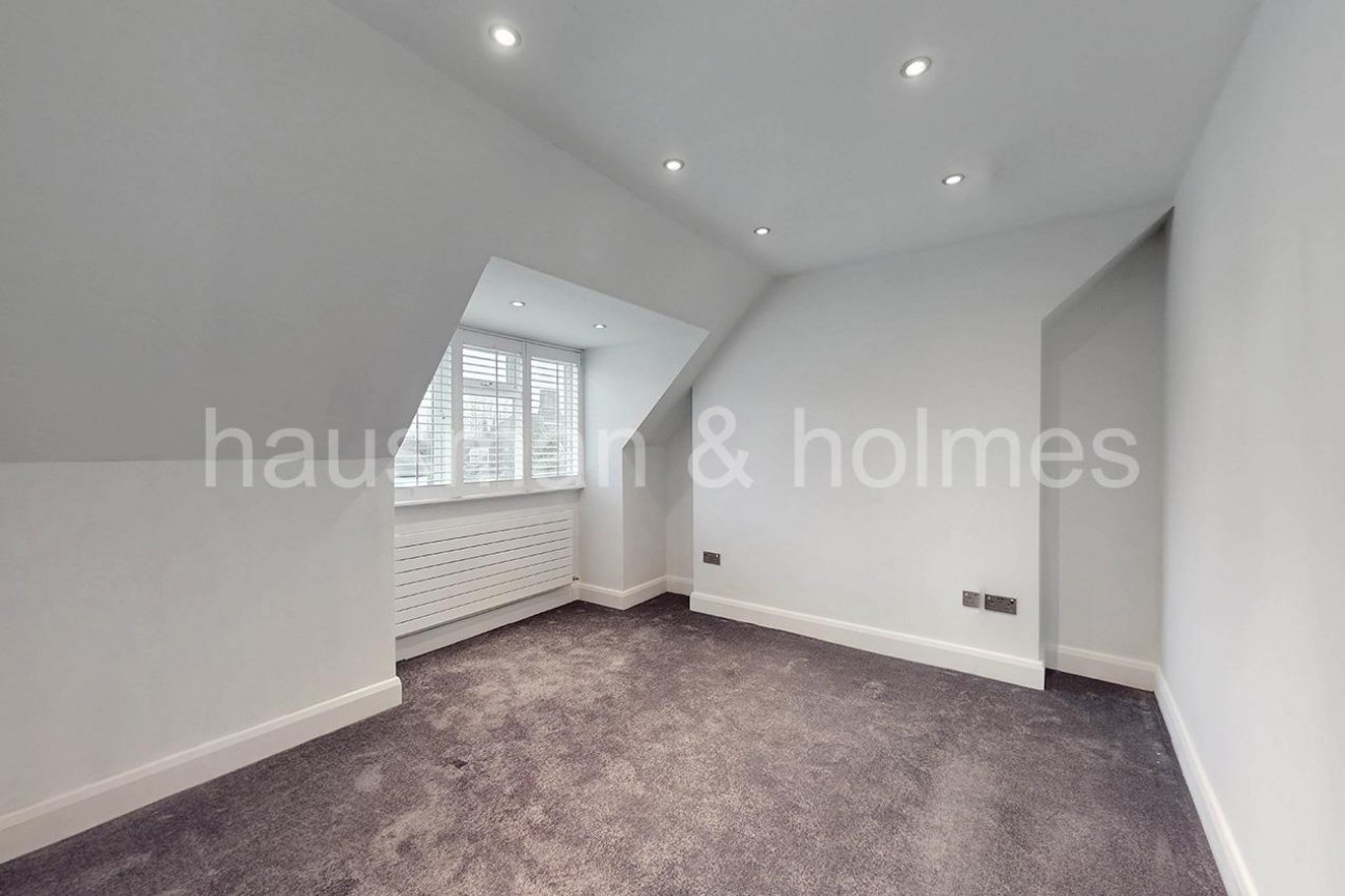 Woodstock Road, NW11