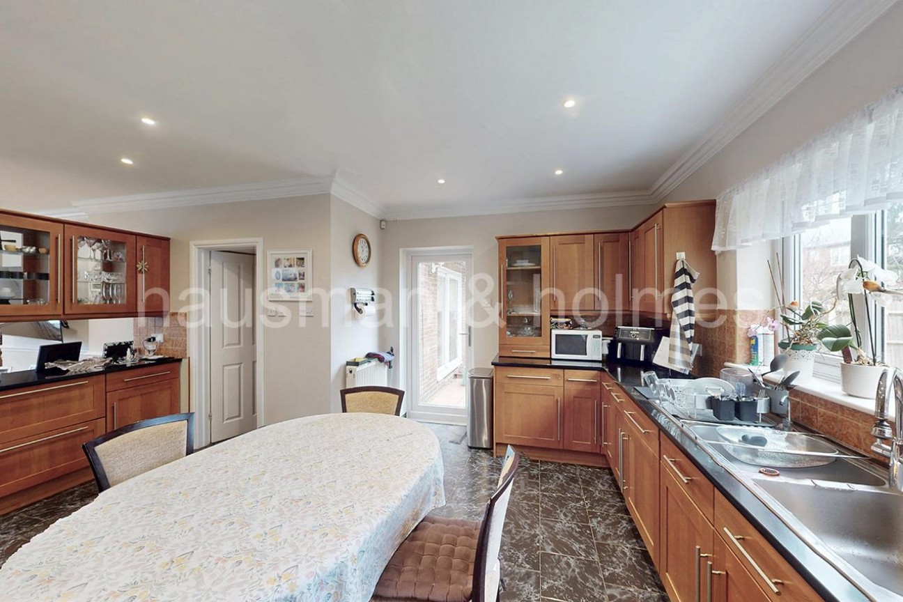 Cheviot Gardens, NW2