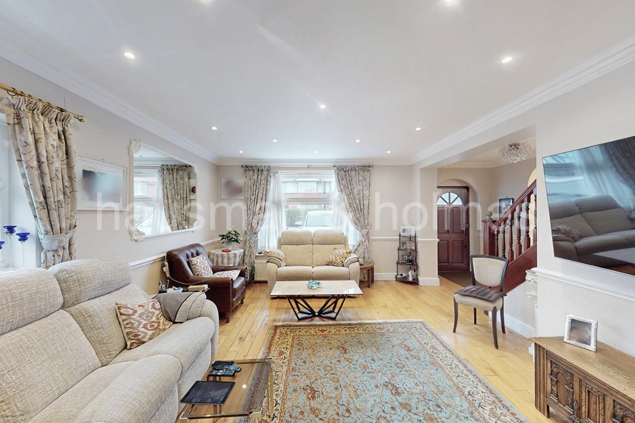 Cheviot Gardens, NW2