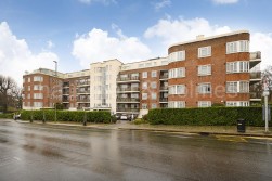 Riverside Drive, NW11