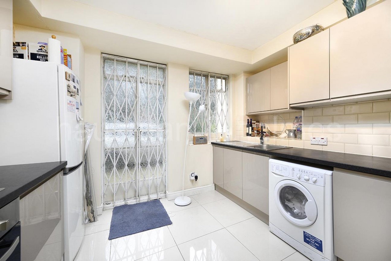 Riverside Drive, NW11