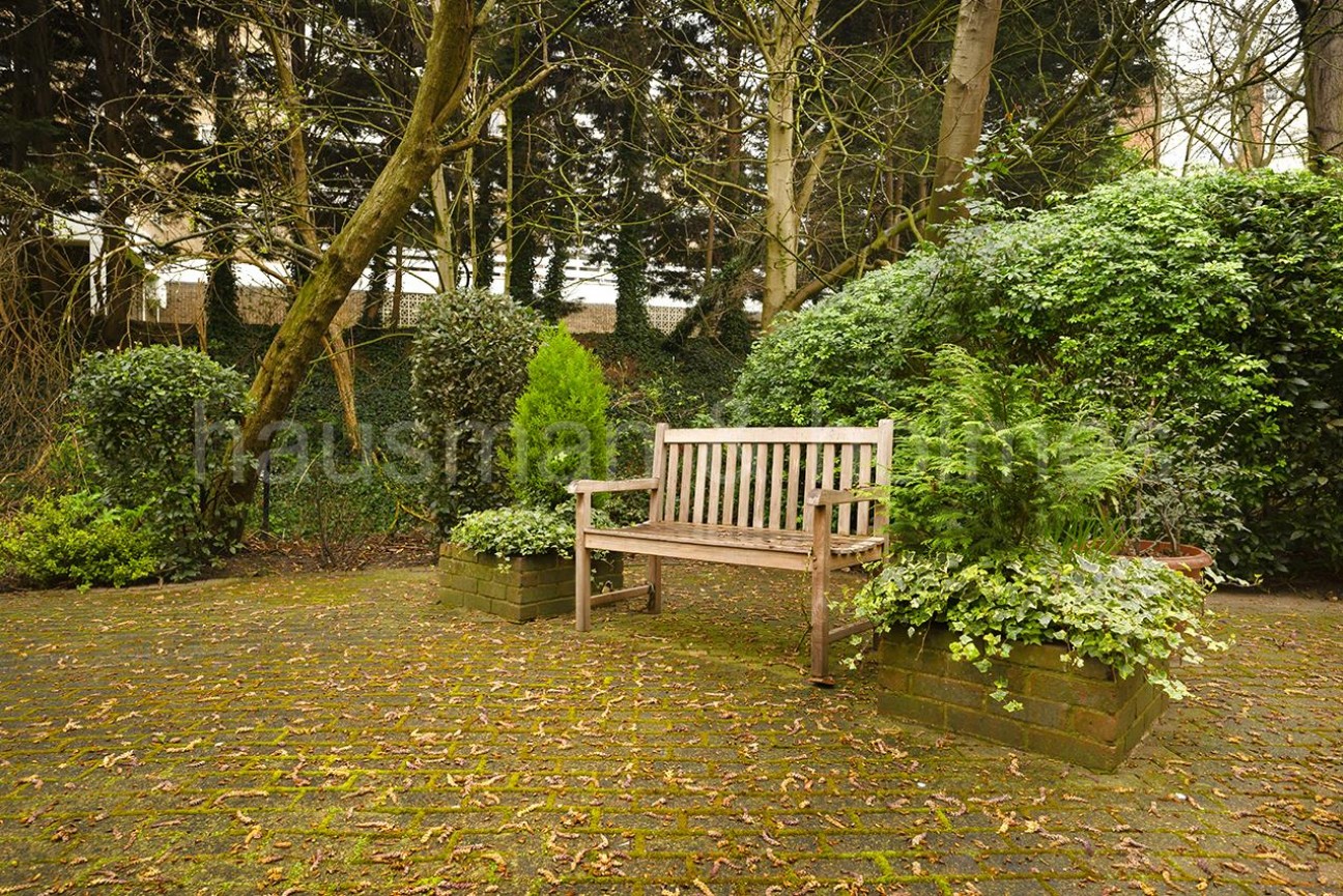 Riverside Drive, NW11