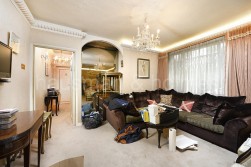 Riverside Drive, NW11