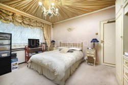 Riverside Drive, NW11