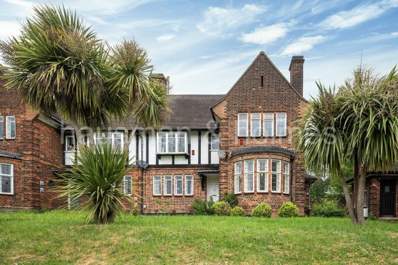Lyttelton Road, N2