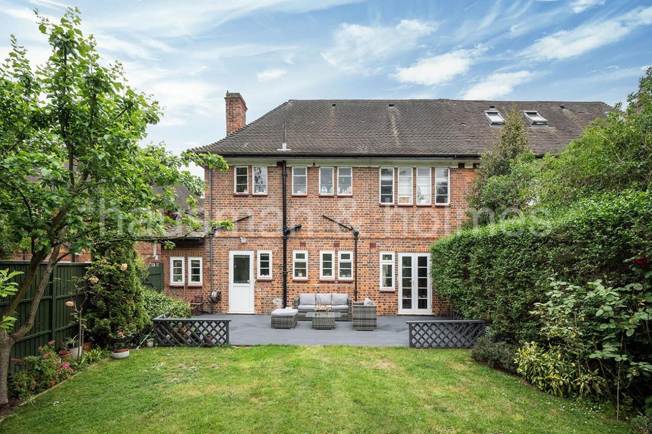 Lyttelton Road, N2
