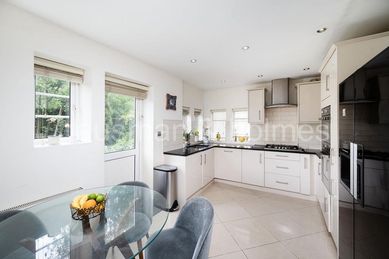 Lyttelton Road, N2