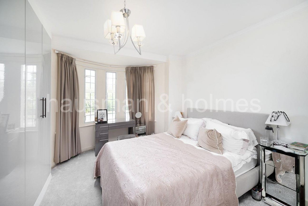 Lyttelton Road, N2