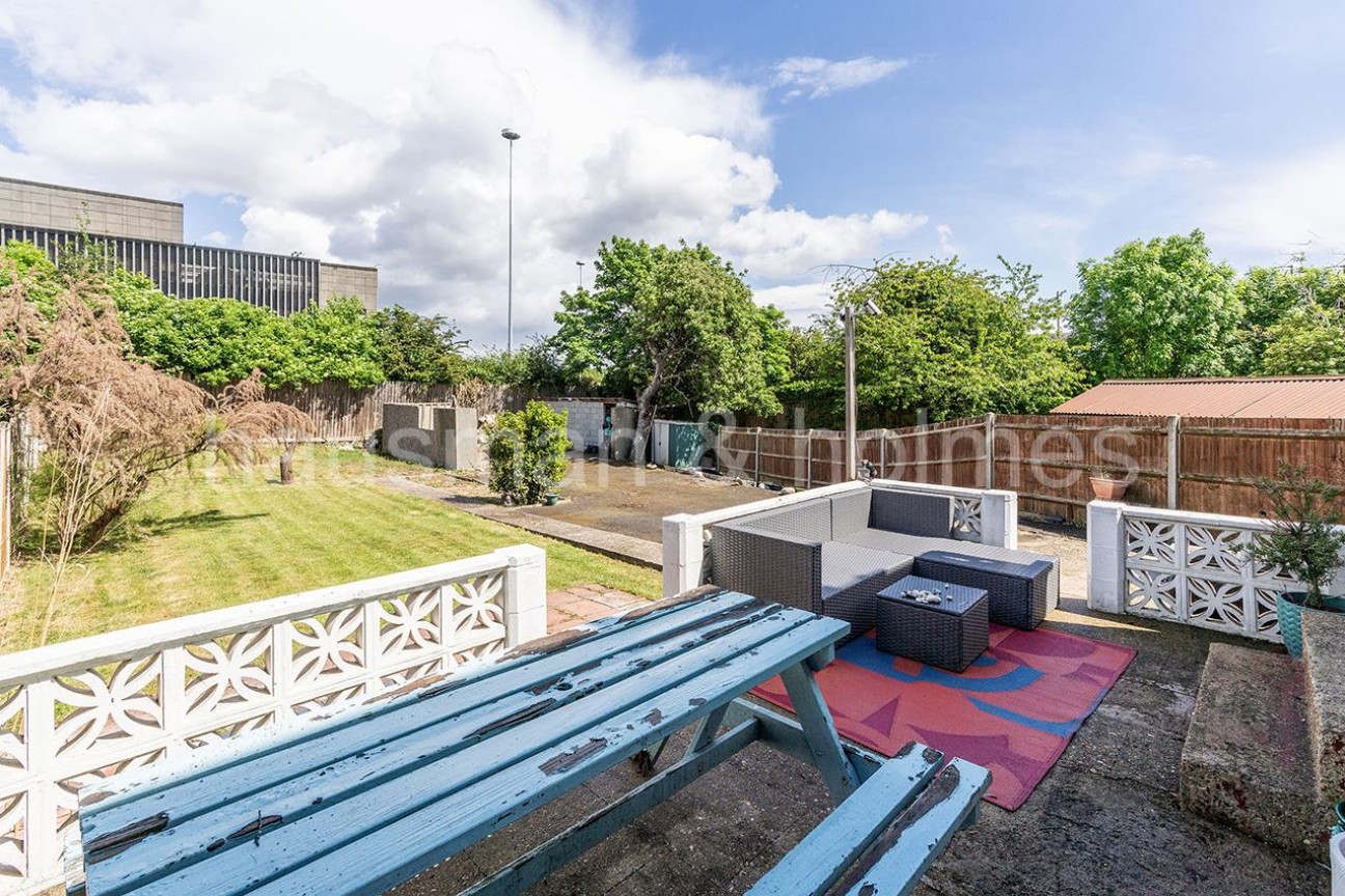 Brent Park Road, NW4
