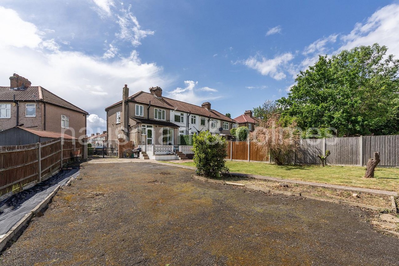 Brent Park Road, NW4