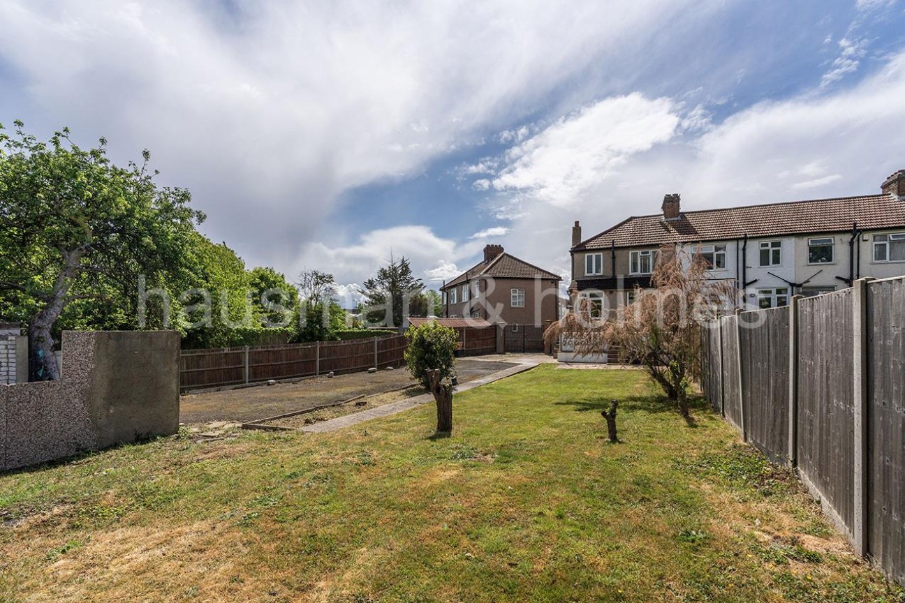 Brent Park Road, NW4