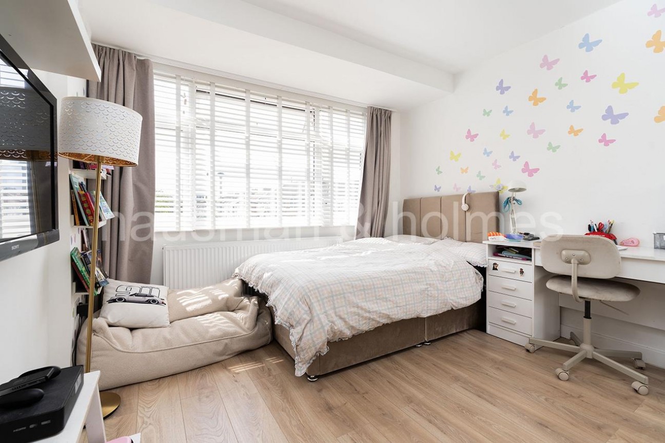 Brent Park Road, NW4