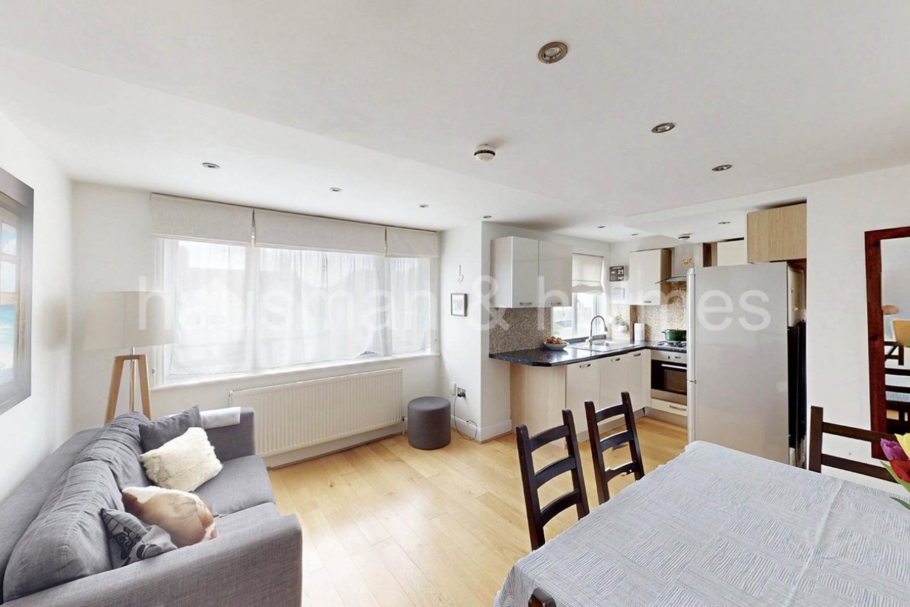 Park Road, NW4