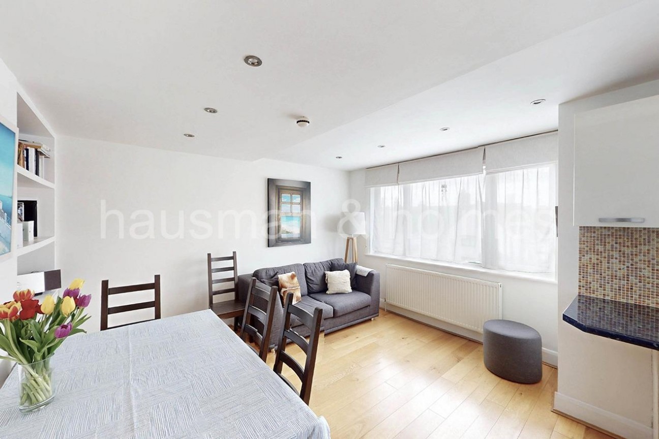 Park Road, NW4