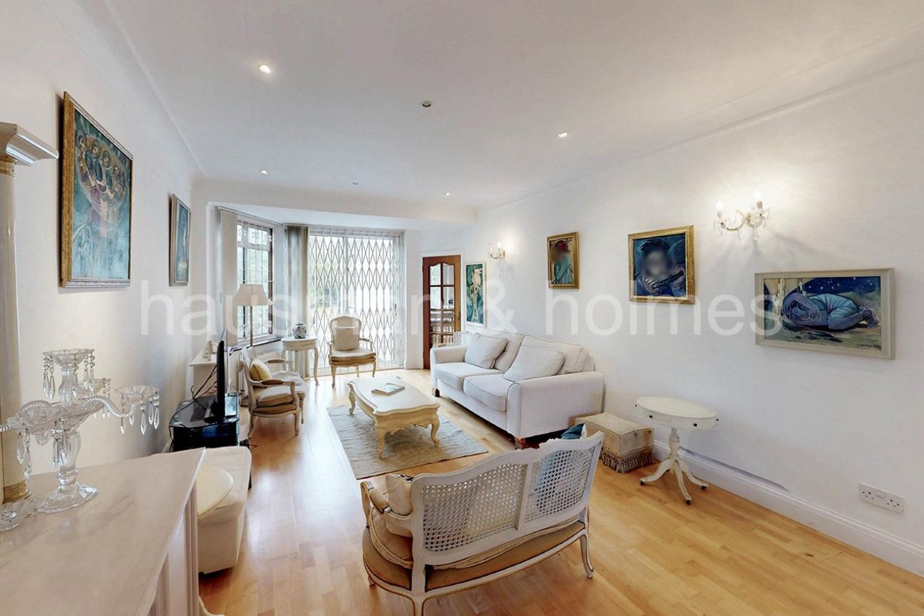 Dunstan Road, NW11