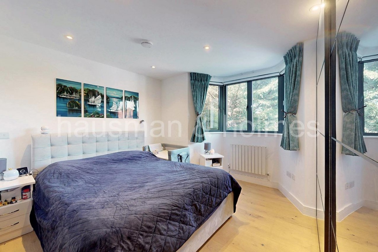 Woodstock Road, NW11