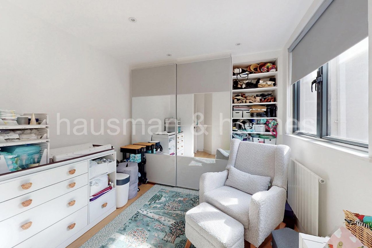 Woodstock Road, NW11