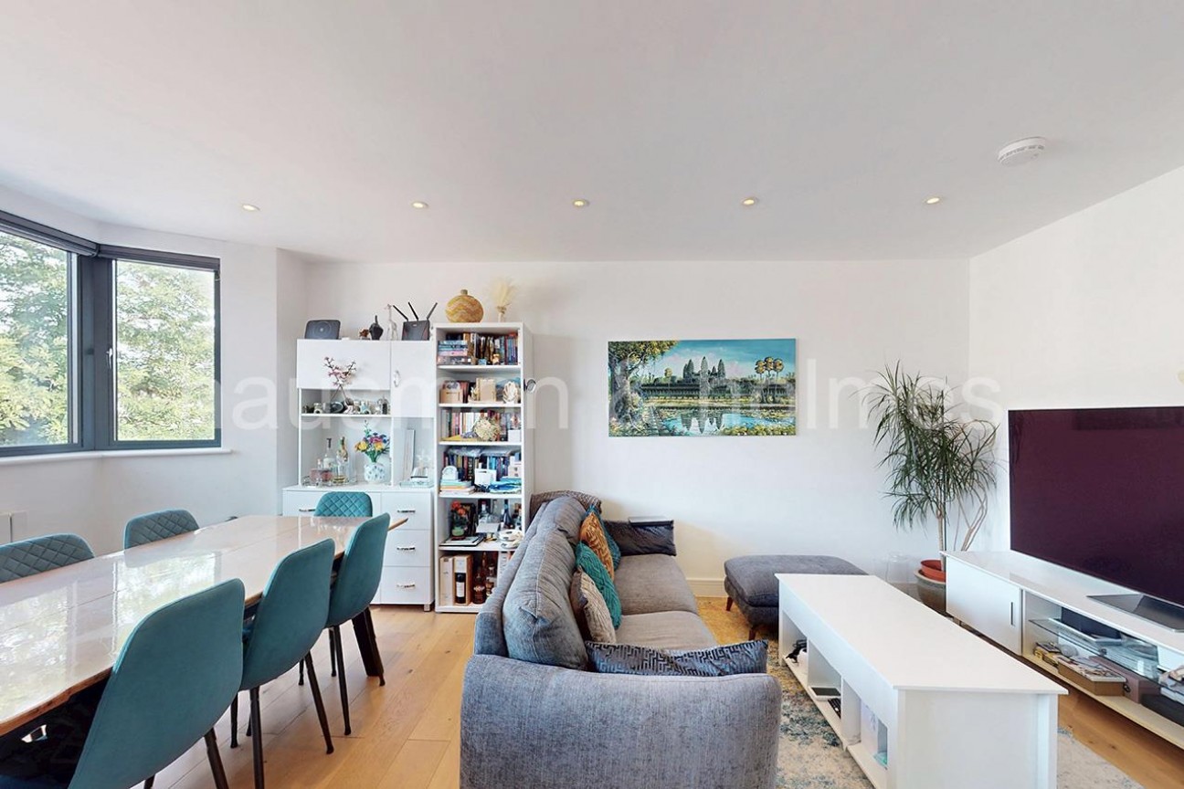 Woodstock Road, NW11