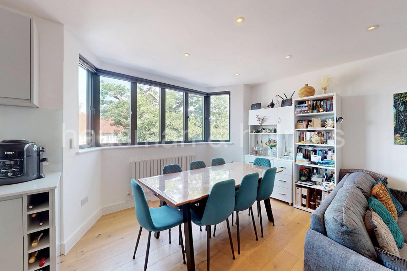 Woodstock Road, NW11