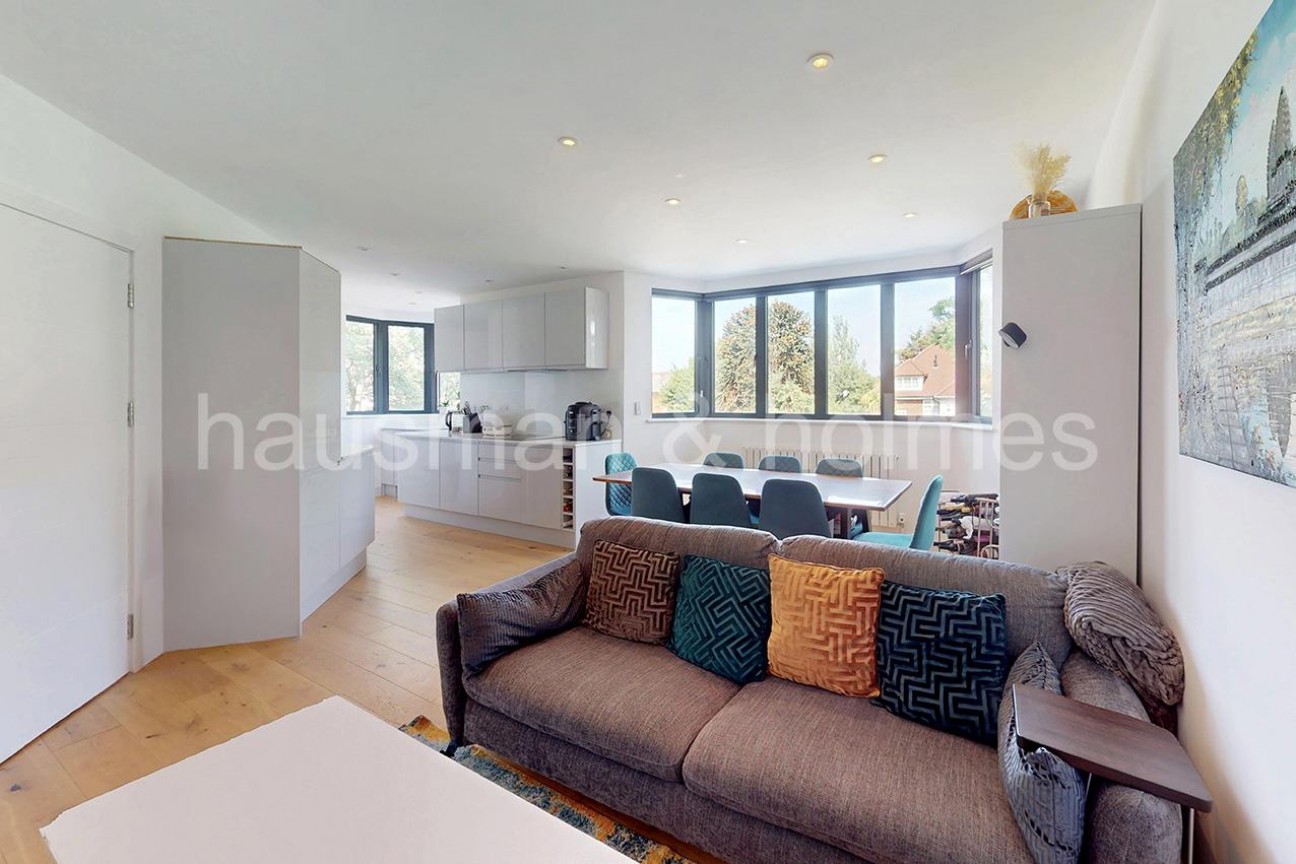 Woodstock Road, NW11