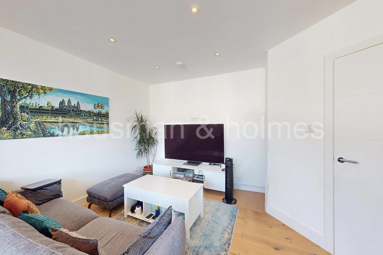Woodstock Road, NW11