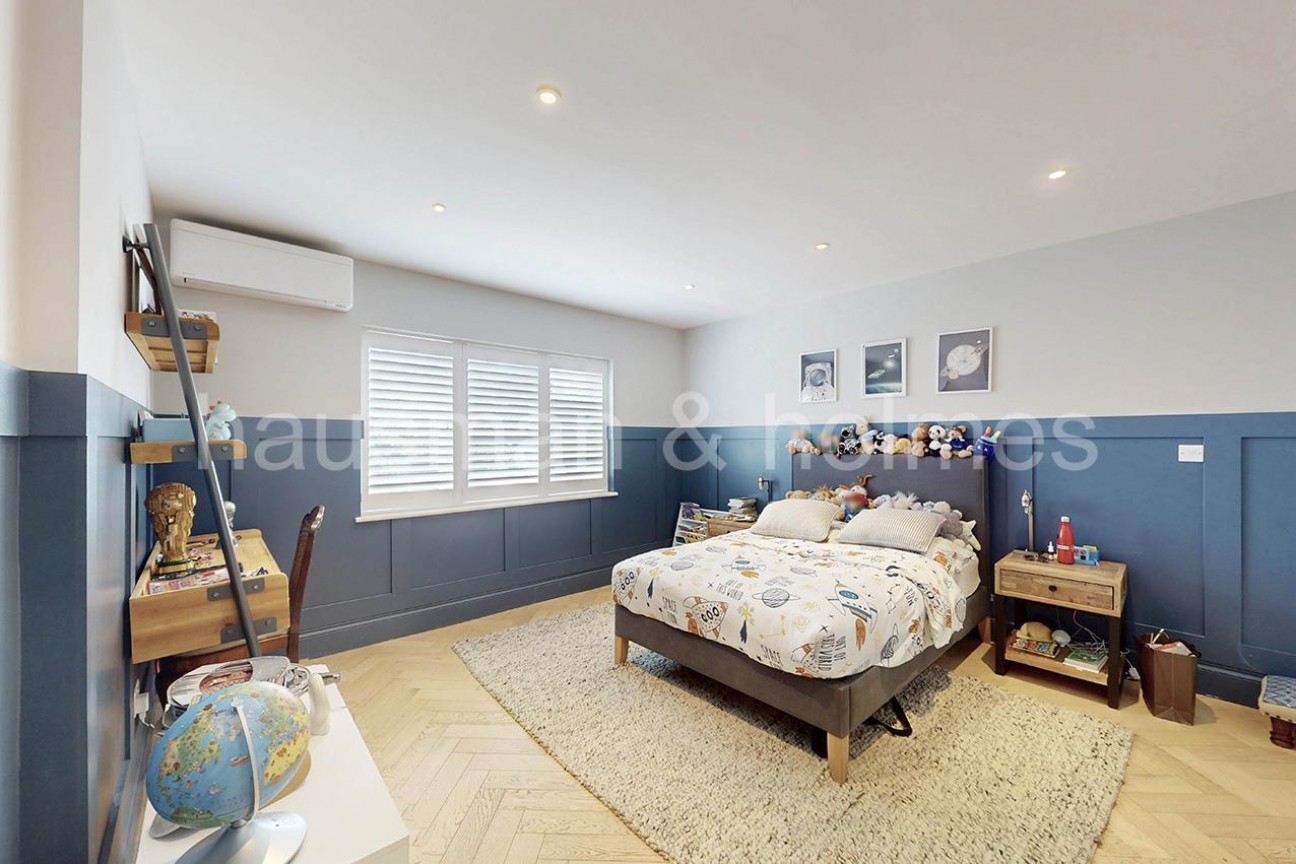 Hodford Road, NW11