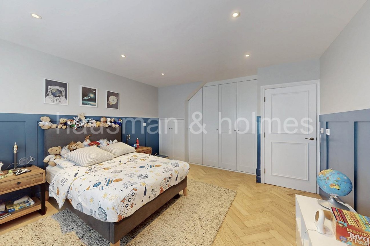 Hodford Road, NW11