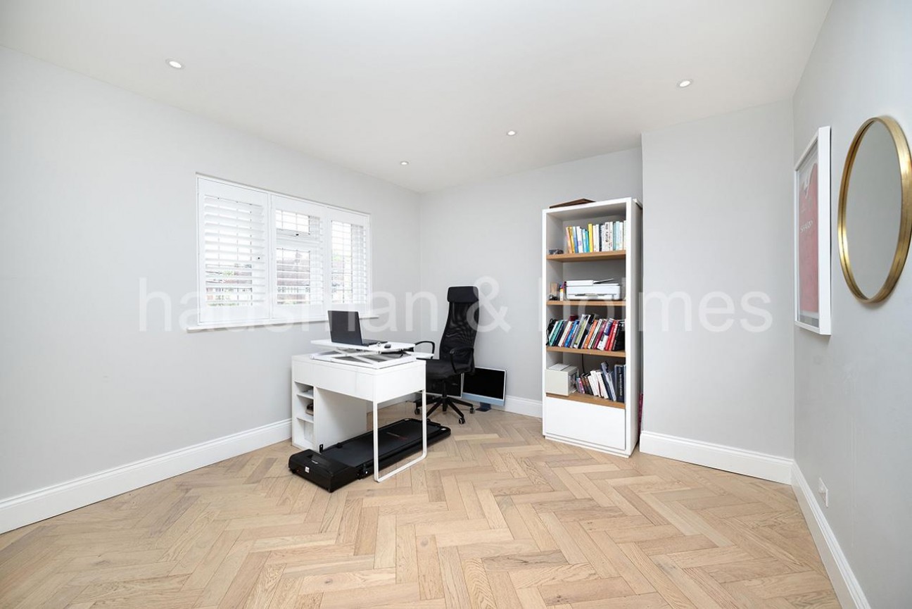 Hodford Road, NW11