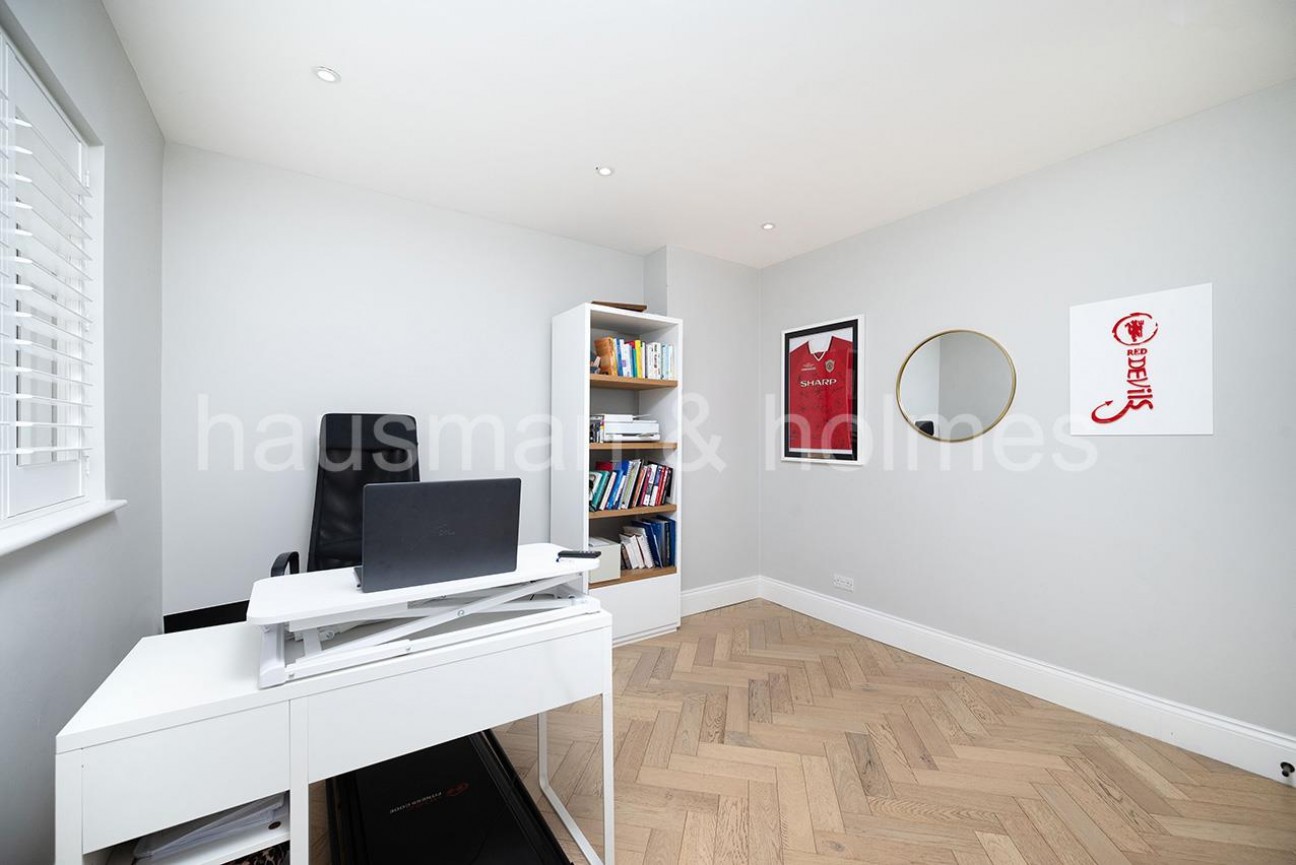 Hodford Road, NW11