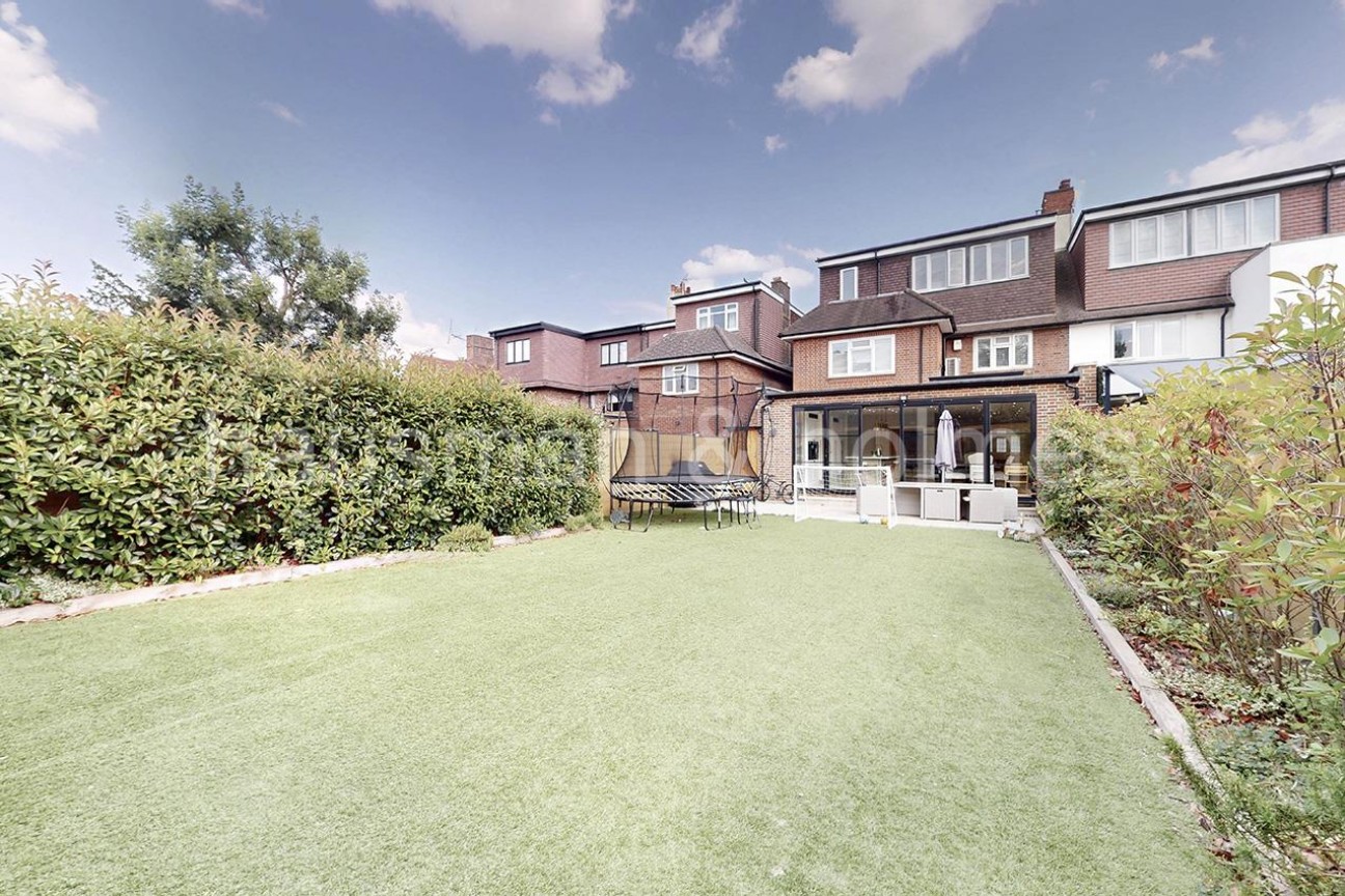 Hodford Road, NW11
