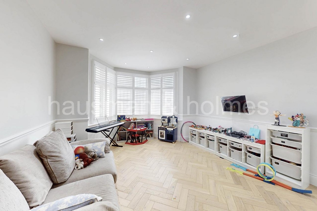 Hodford Road, NW11