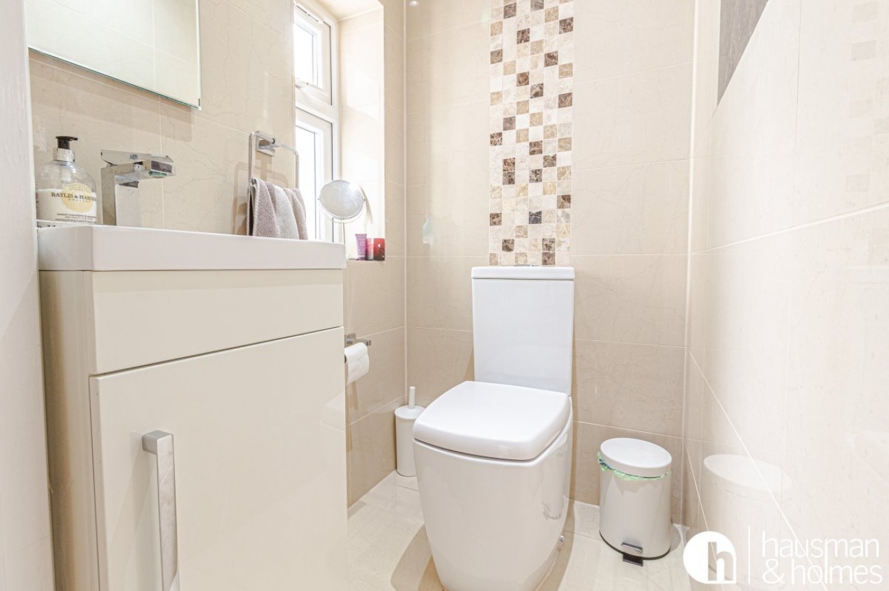 Denehurst Gardens, Hendon