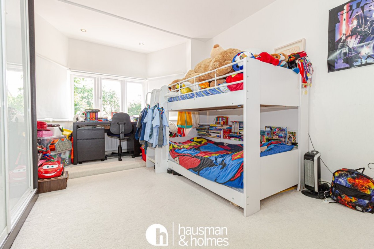 Denehurst Gardens, Hendon