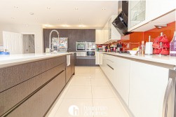 Denehurst Gardens, Hendon