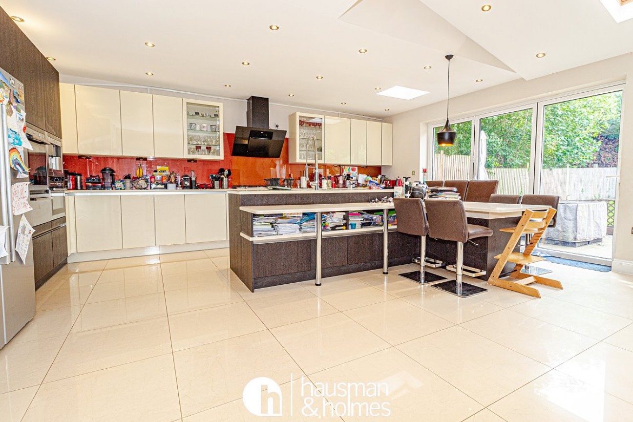 Denehurst Gardens, Hendon