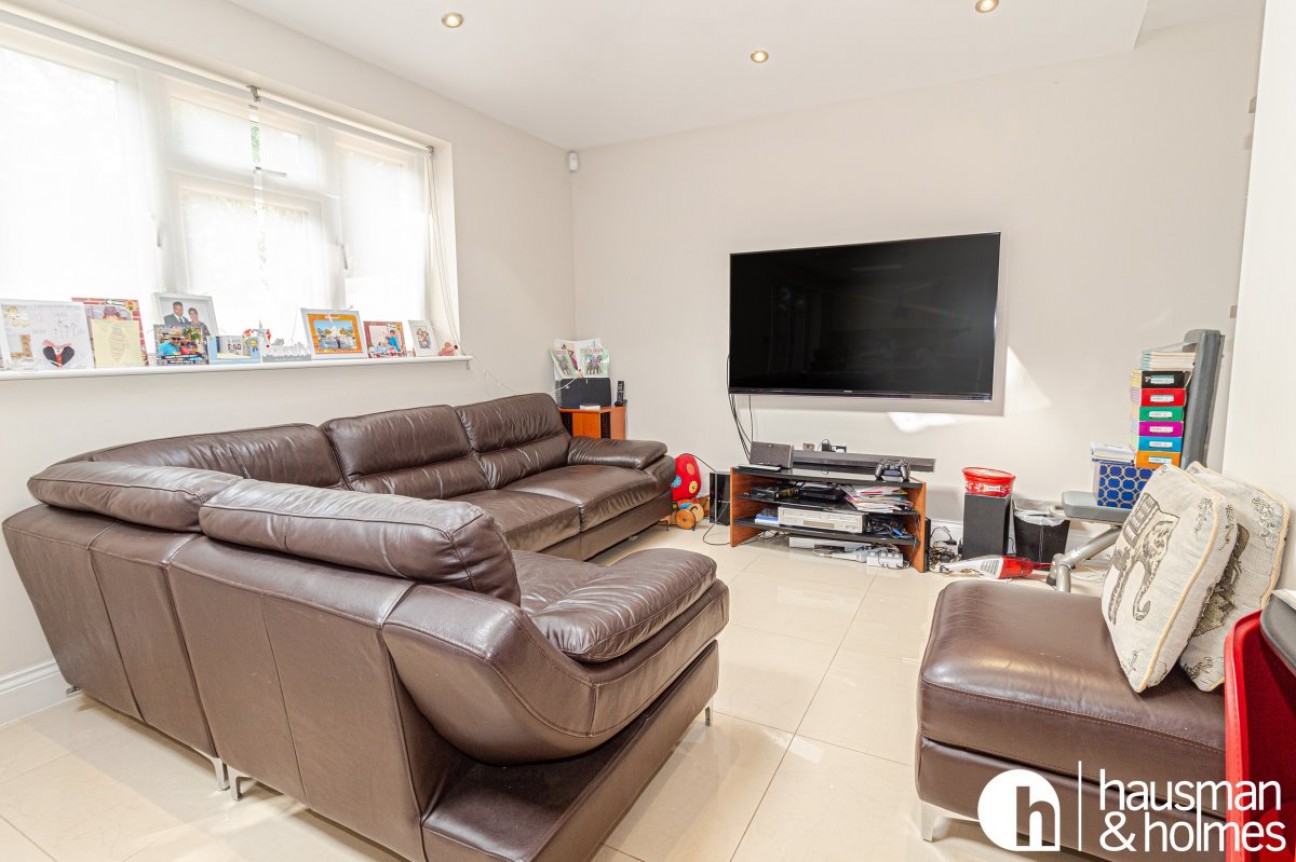 Denehurst Gardens, Hendon