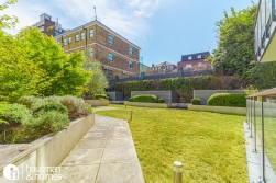 Curve Court, Hendon