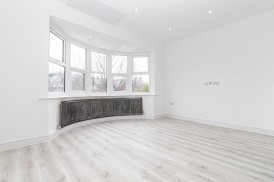 Golders Green Crescent, Golders Green