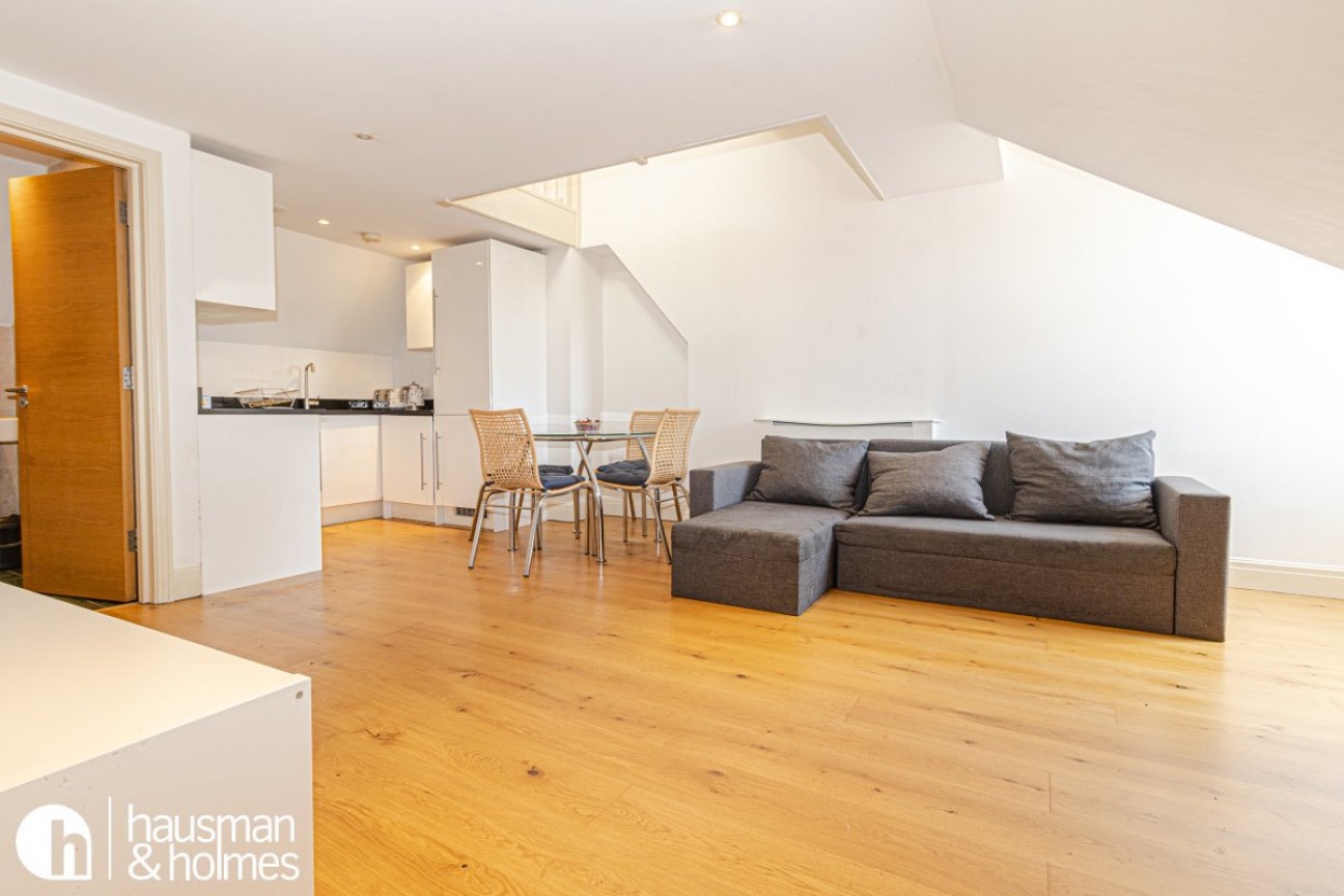 Golders Green Road, Golders Green