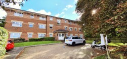 Lincoln Court, Hendon