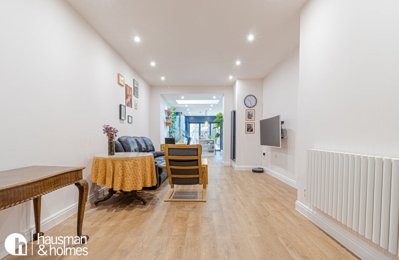 Golders Green Crescent, Golders Green
