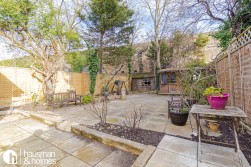 Golders Green Crescent, Golders Green