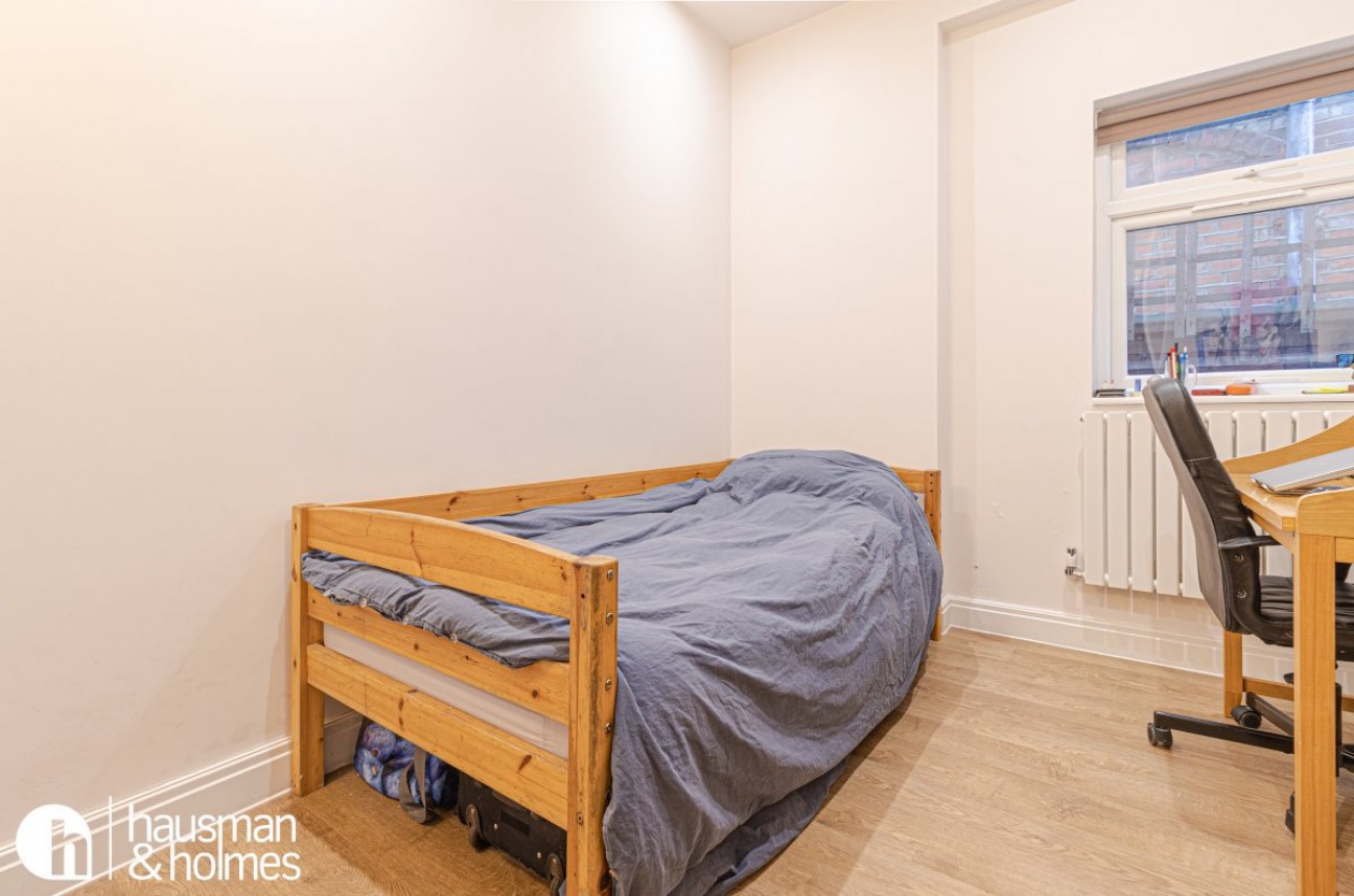 Golders Green Crescent, Golders Green