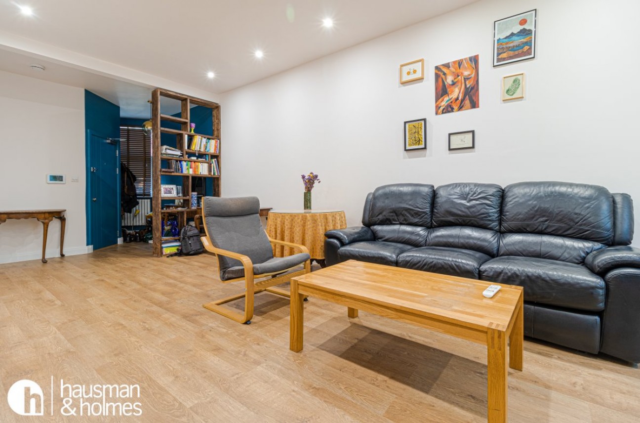 Golders Green Crescent, Golders Green