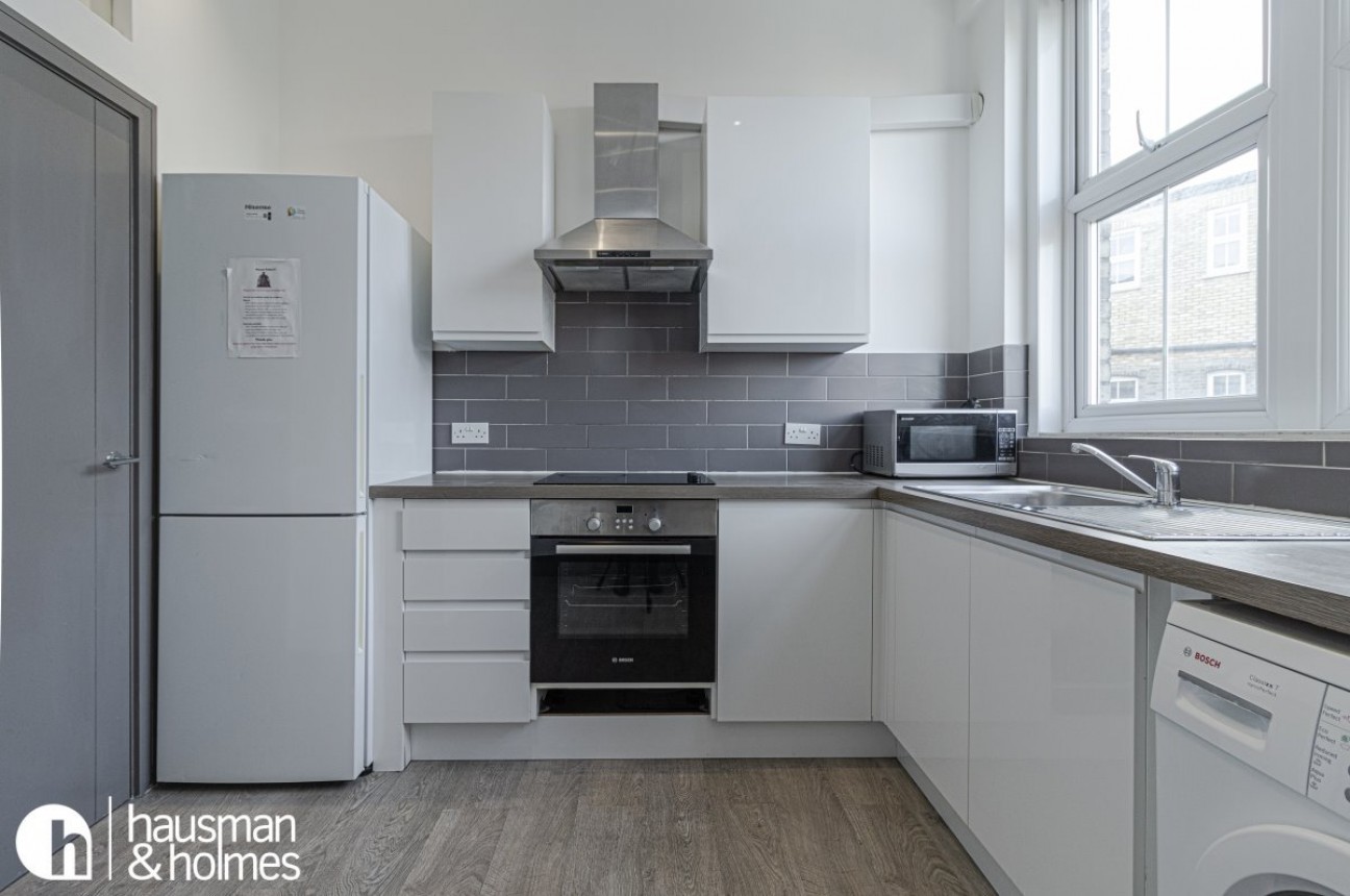 Temple Fortune Mansions, Temple Fortune