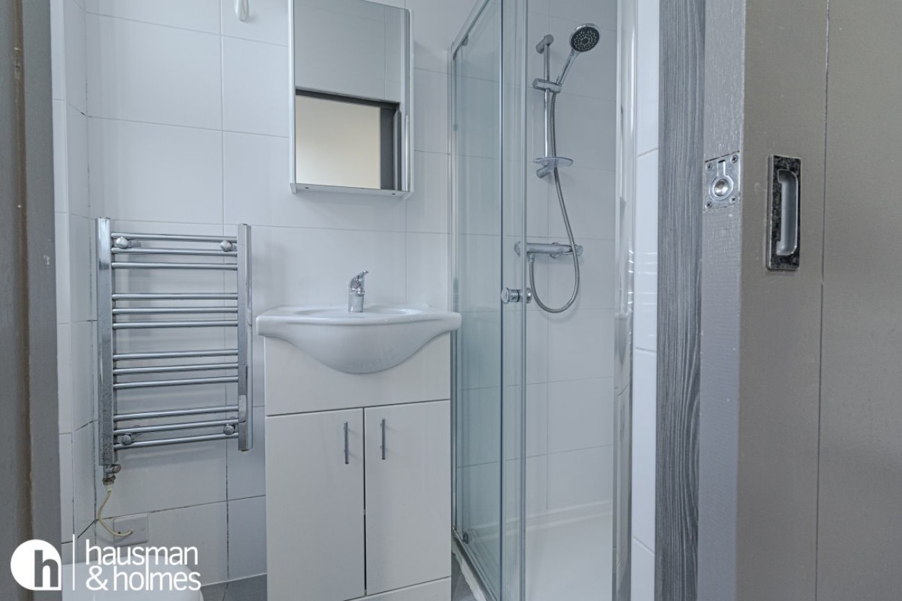 Temple Fortune Mansions, Temple Fortune