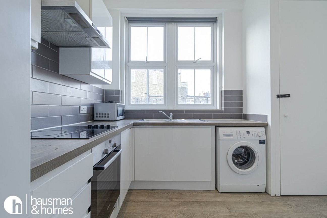 Temple Fortune Mansions, Temple Fortune