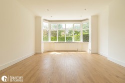 Garrick Avenue, Golders Green