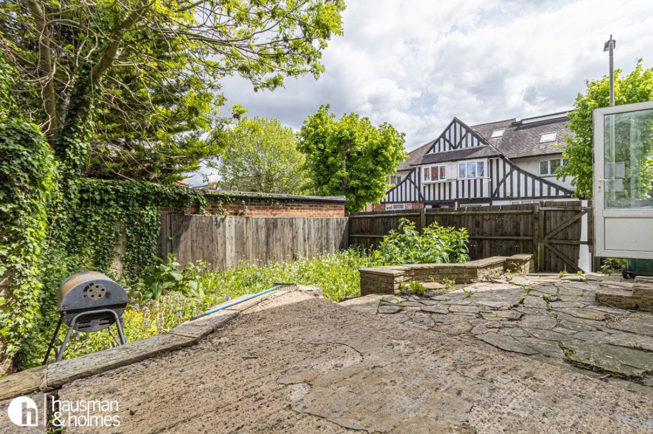 Garrick Avenue, Golders Green