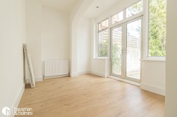 Garrick Avenue, Golders Green